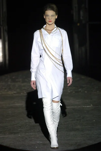 Look 32